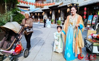 穿汉服如何搭扶梯图片，穿汉服如何搭扶梯图片大全
