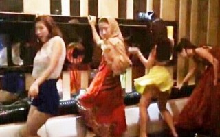 学校舞蹈恶搞视频，学校舞蹈恶搞视频大全